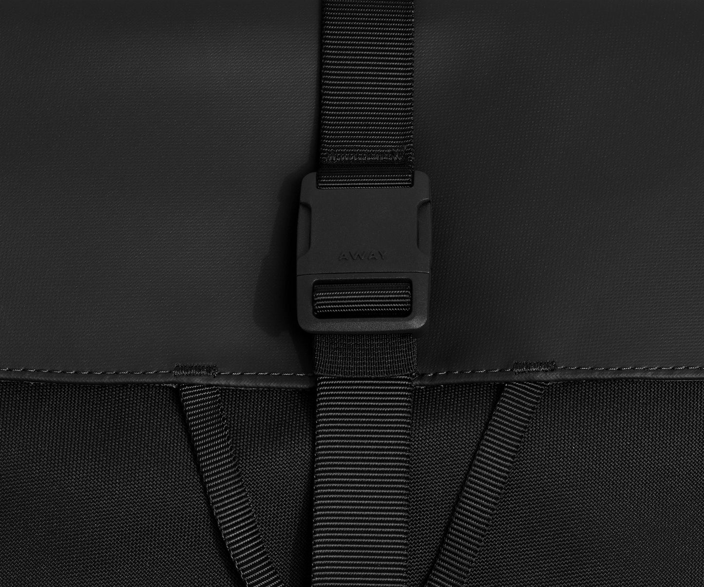 Active Hanging Toiletry Bag in Jet Black