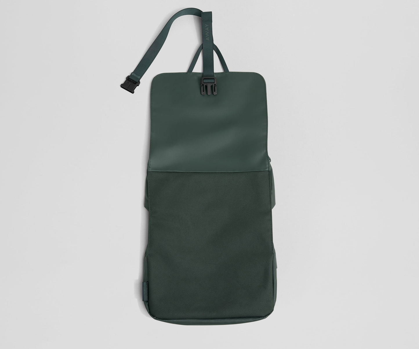 Active Hanging Toiletry Bag in Forest Green