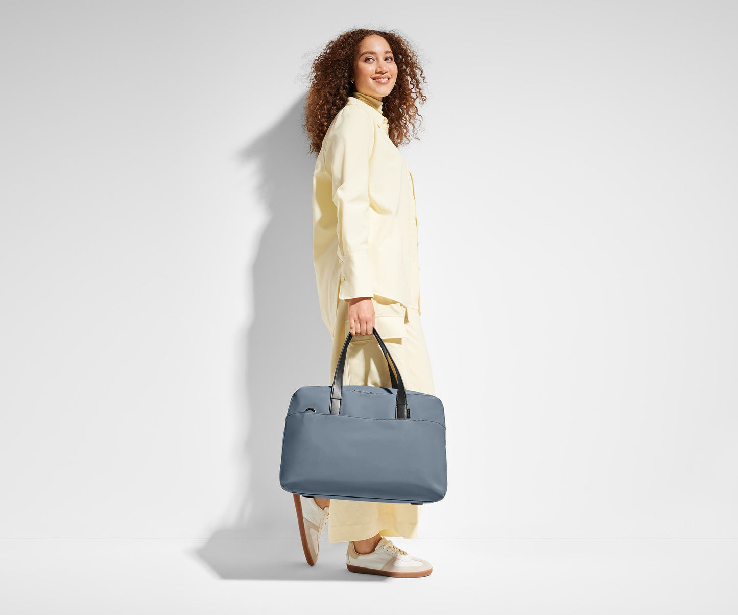 The Overnight Bag in Coast Blue