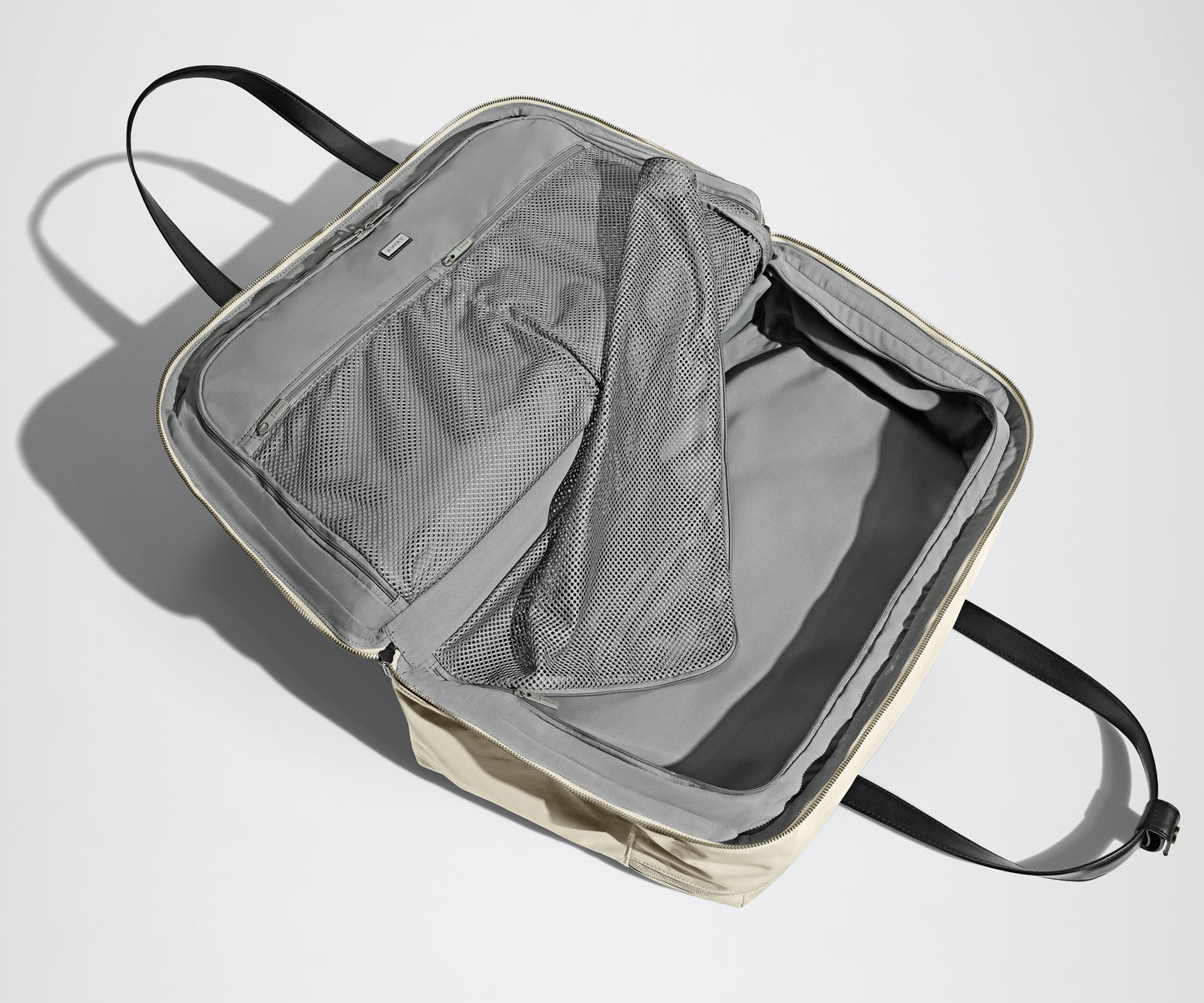 The Weekender in Salt White