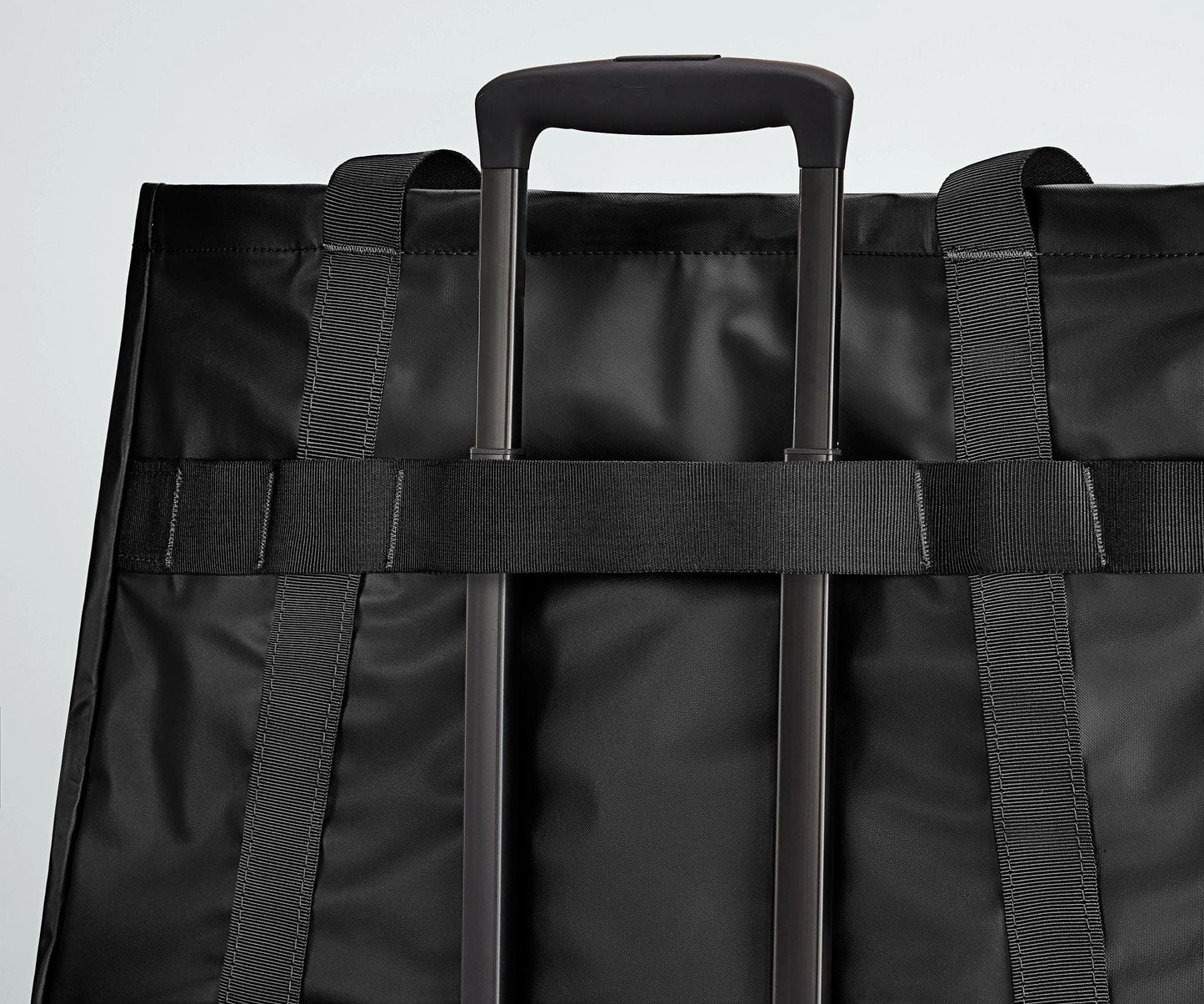 Active Tote 45L in Jet Black