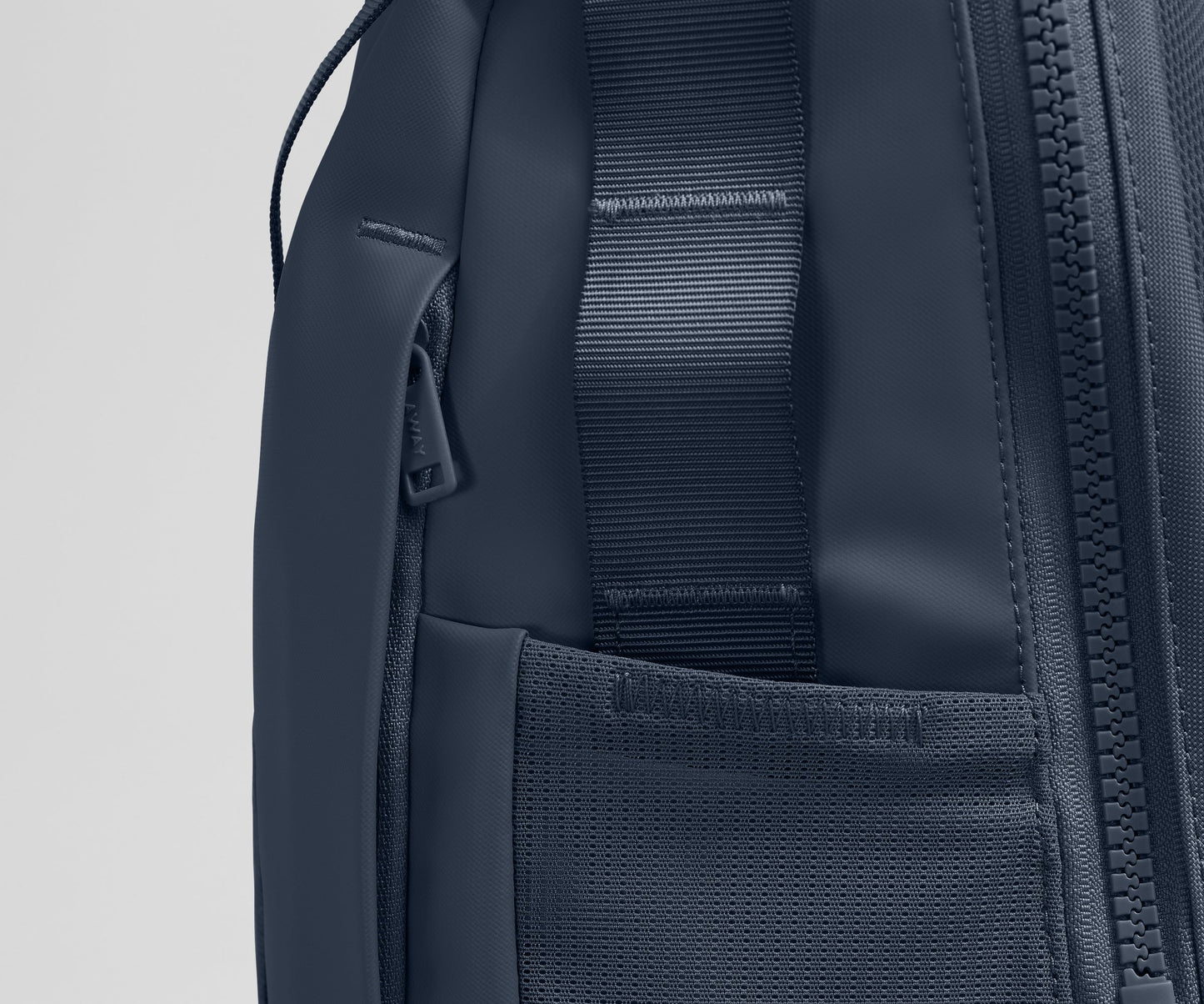 Active Daypack 20L in Navy Blue