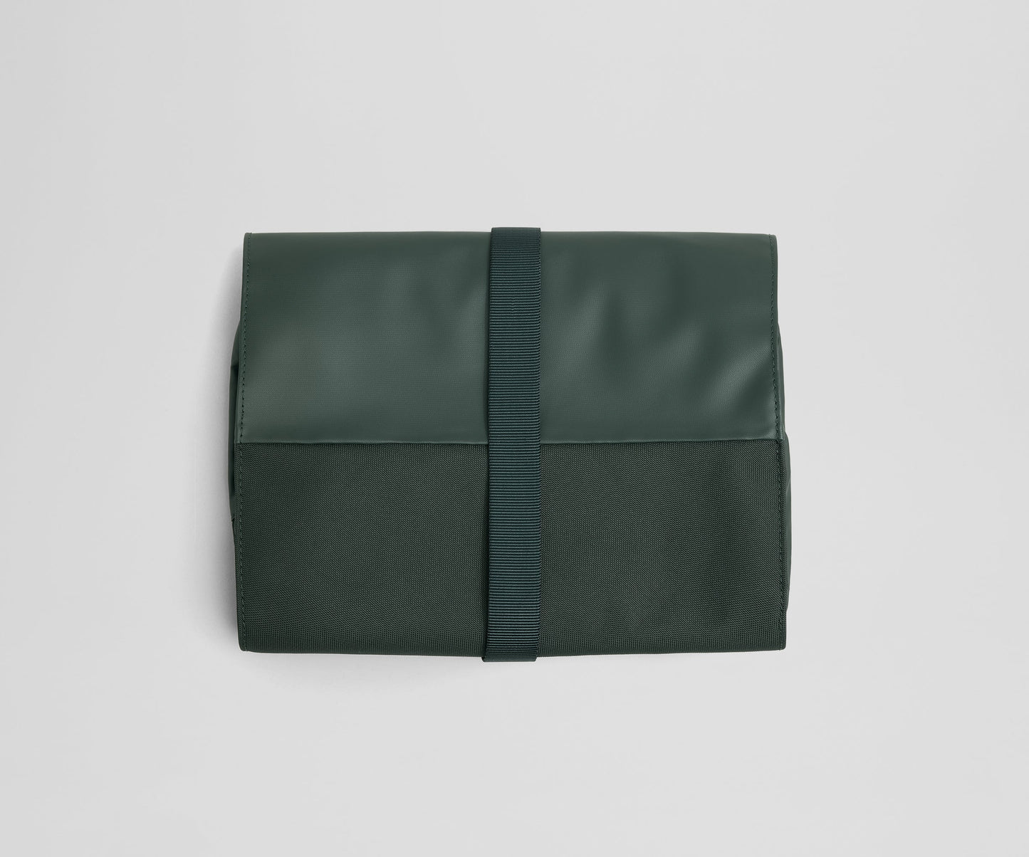 Active Hanging Toiletry Bag in Forest Green