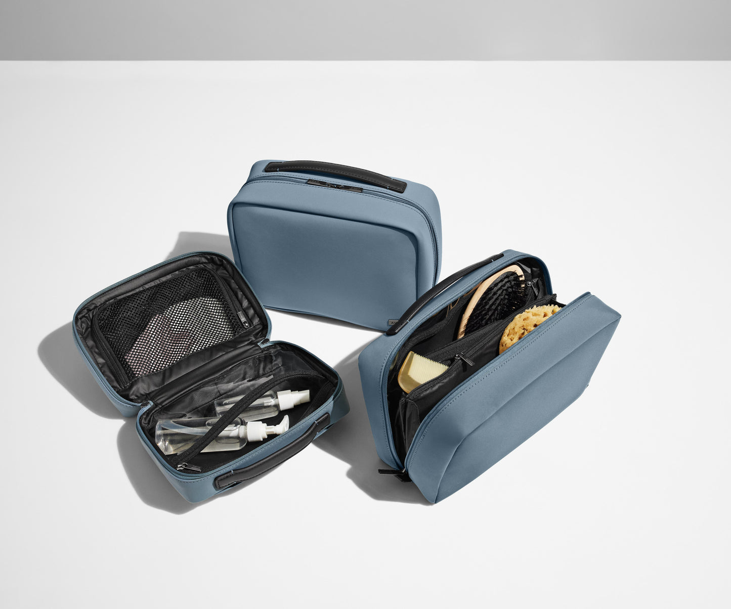 The Large Toiletry Bag in Salt White